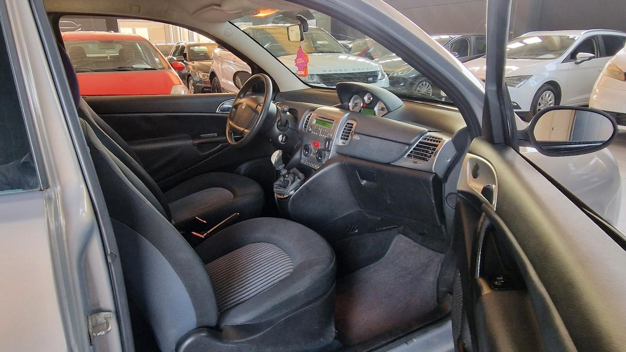 Lancia Ypsilon 1.2 Argento