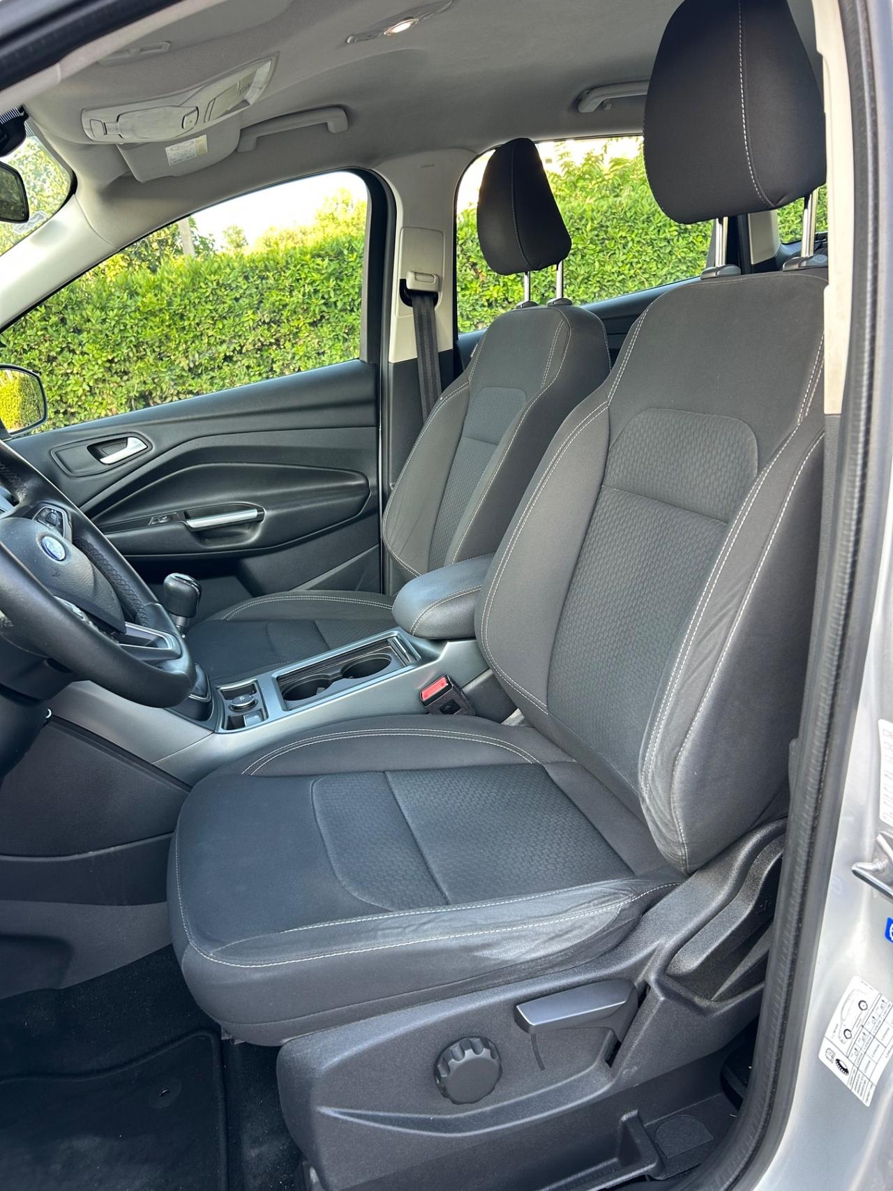 Ford Kuga 1.5 TDCI 120 CV S&S 2WD ST-Line