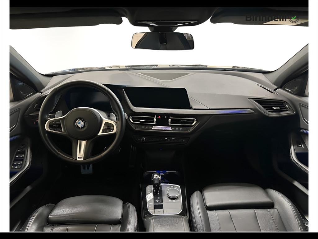 BMW Serie 1 (F40) - M 135i xDrive