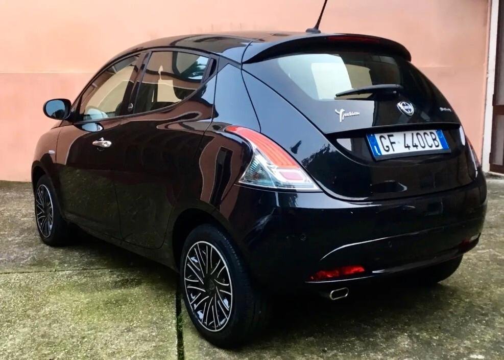 Lancia Ypsilon Ypsilon 1.0 firefly hybrid Gold s&s