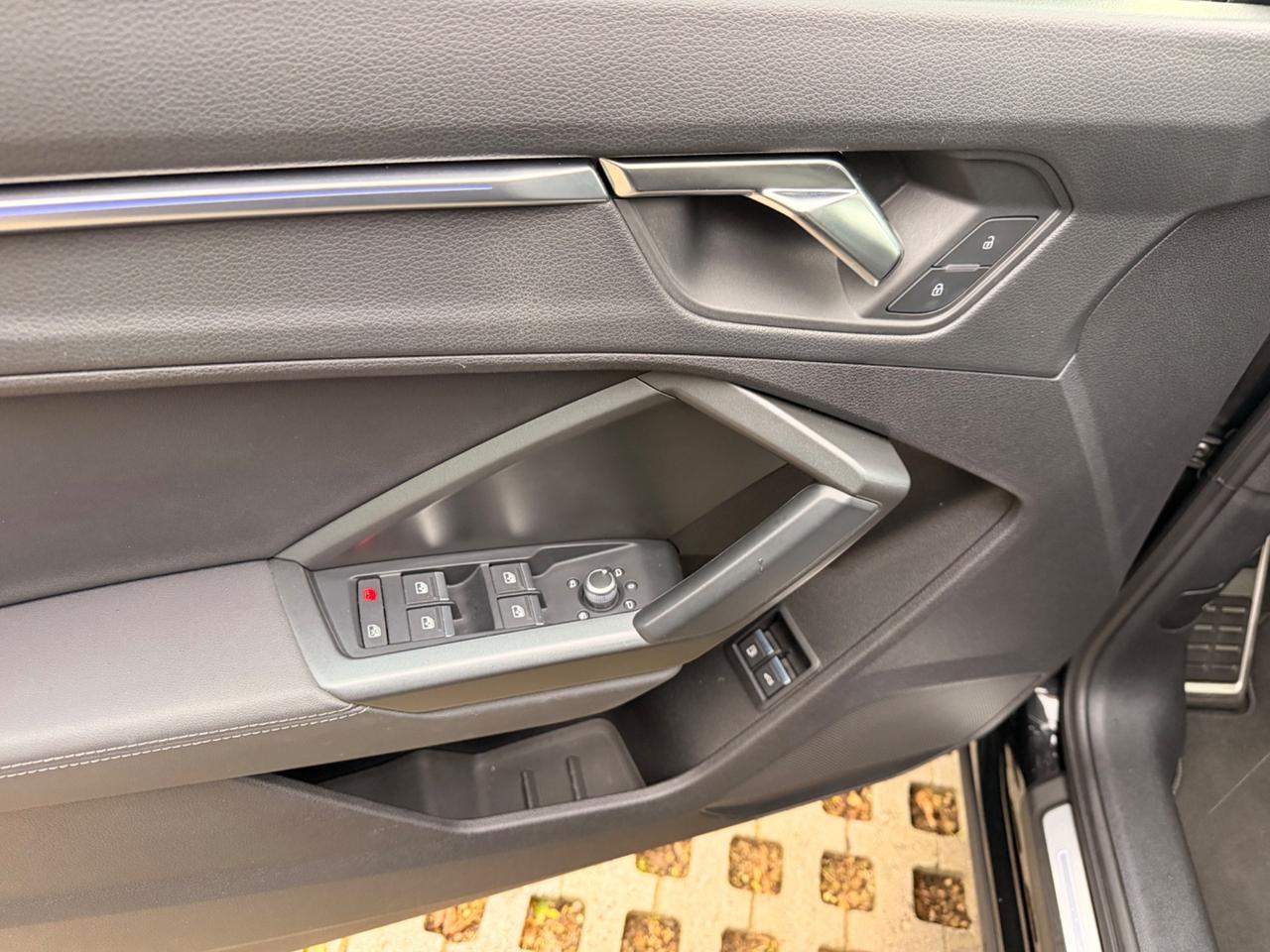 Audi Q3 SPB 45 TFSI e S tronic S Line Tetto Pan Plagin