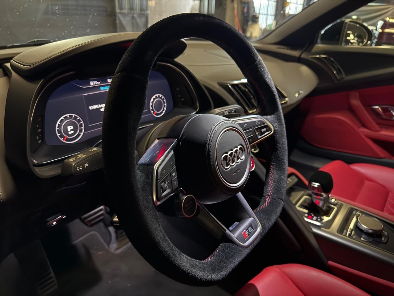 Audi R8 Spyder V10 RWD S tronic performance