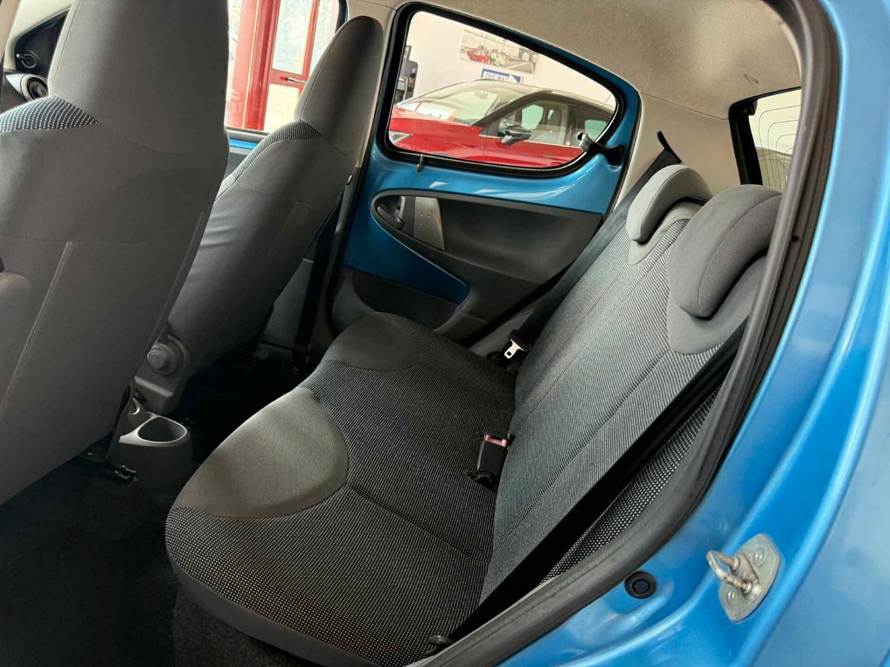 Peugeot 107 1.0 5 porte 68CV NEOPATENTATI