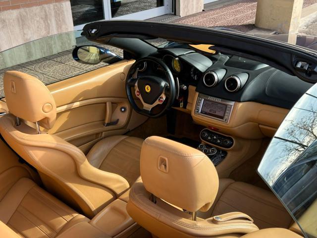 FERRARI California DCT