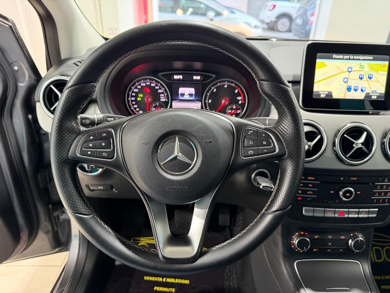 MERCEDES CLASSE B 2015 SPORT *AUTOMATICO