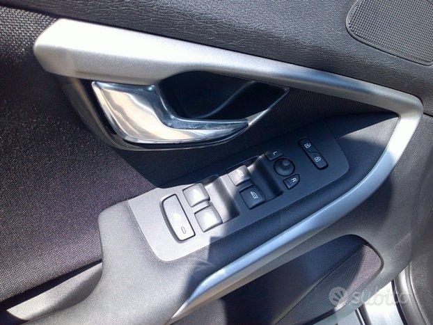 Volvo V40 Cross Country D2 120cv