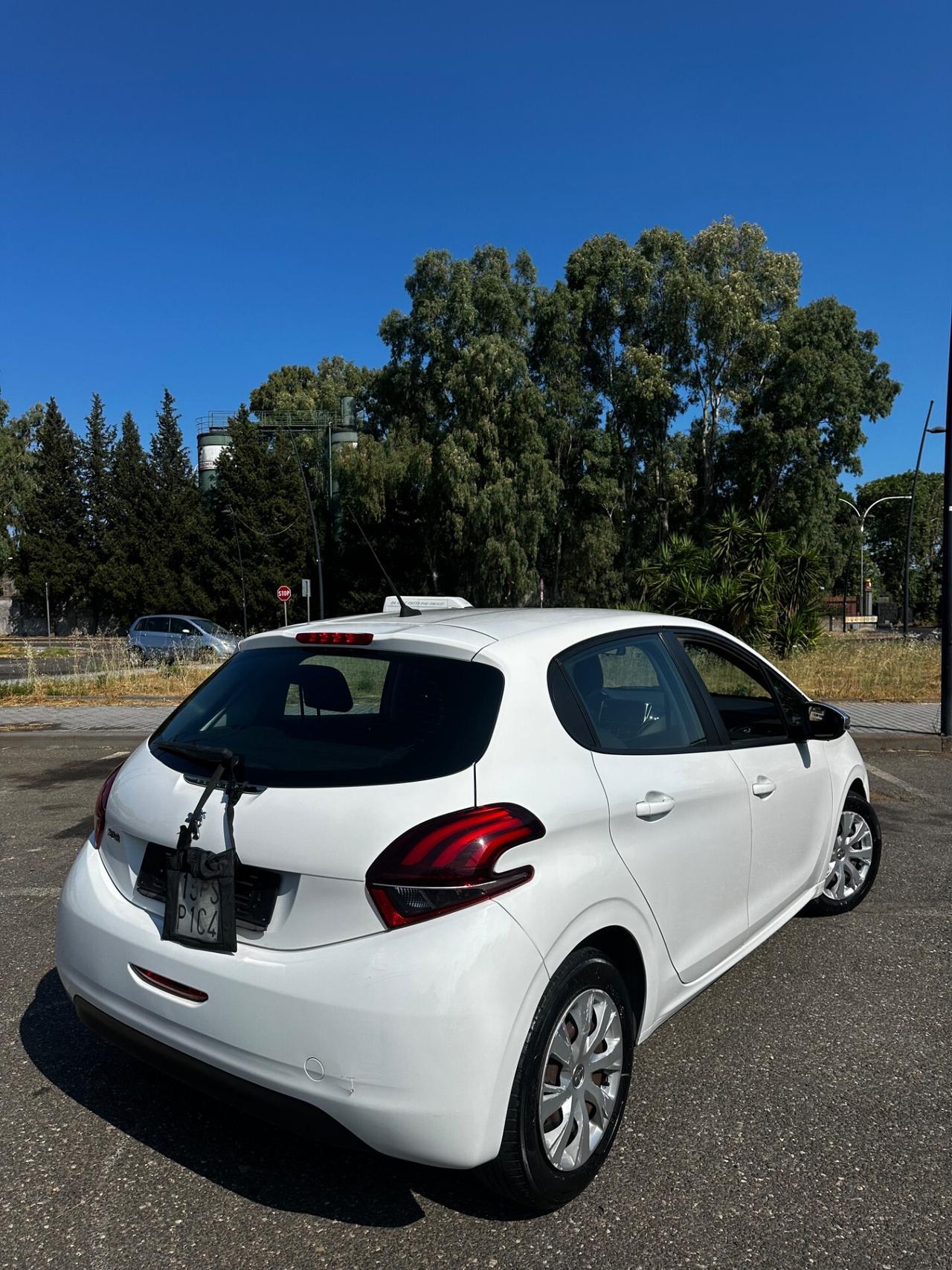 Peugeot 208 BlueHDi 100 5 porte Allure