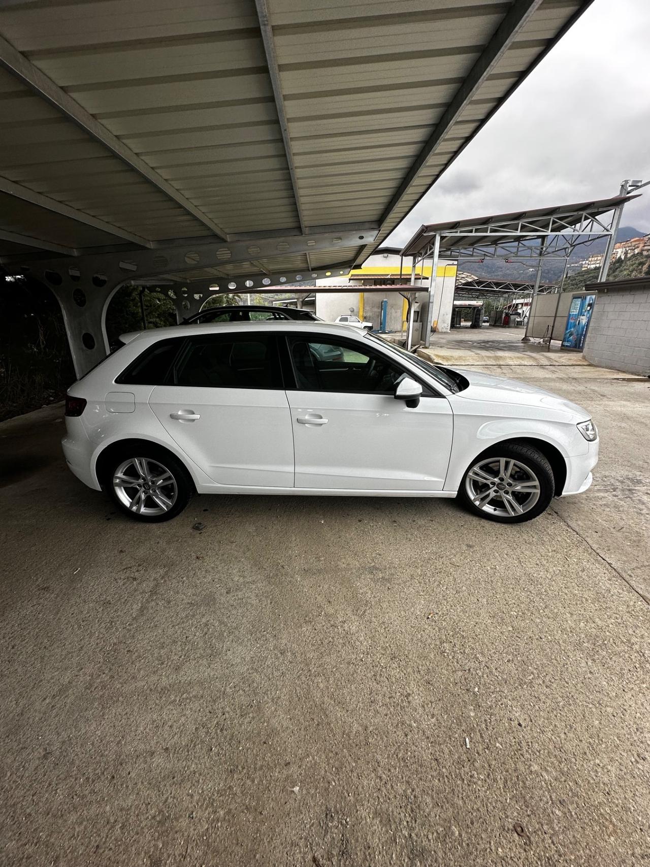 Audi A3 SPB 35 TDI S tronic Business