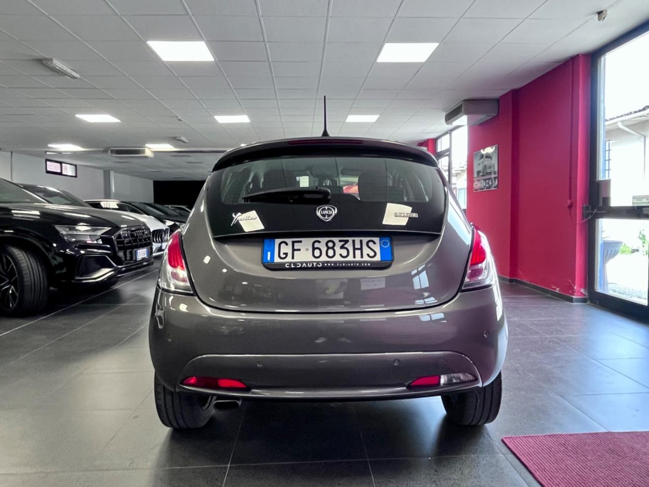 Lancia Ypsilon 1.0 FireFly 5 porte S&S Hybrid Ecochic Gold