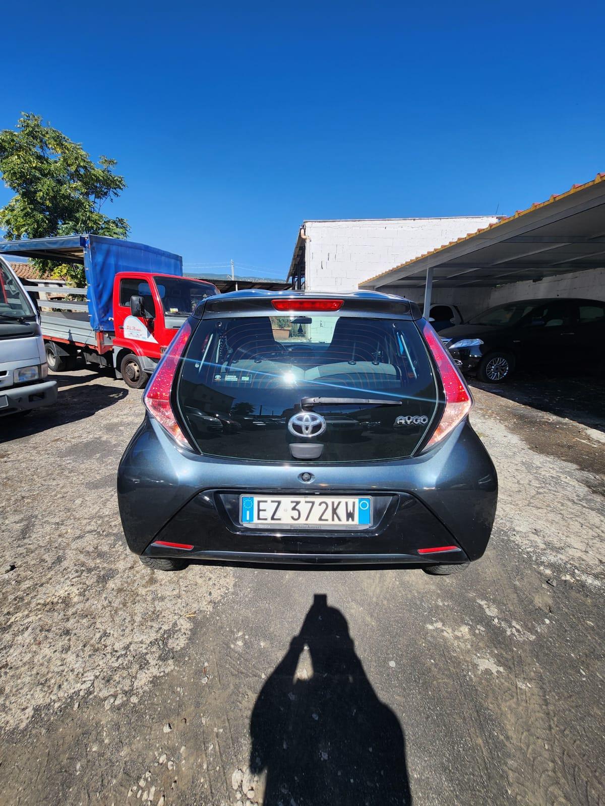 Toyota Aygo 1.0 VVT-i 69 CV 5 porte x-wave