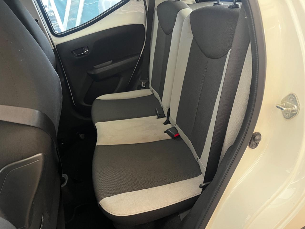 Toyota Aygo 1.0 VVT-i 69 CV 5 porte x-business