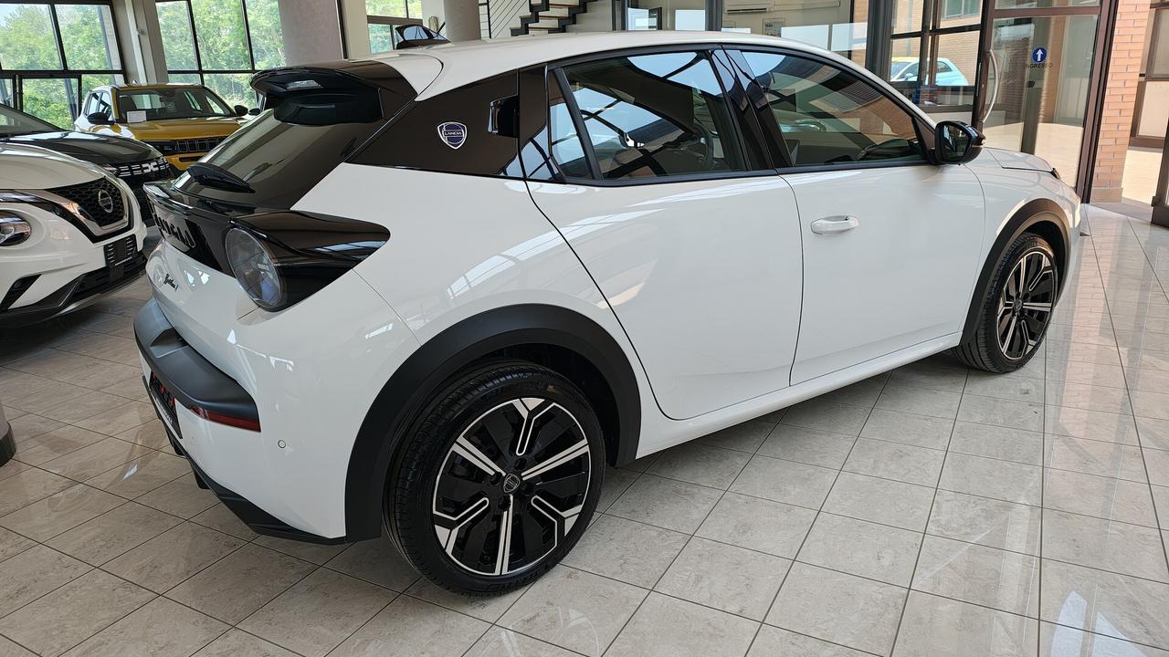 Lancia Ypsilon Hybrid e-DCT