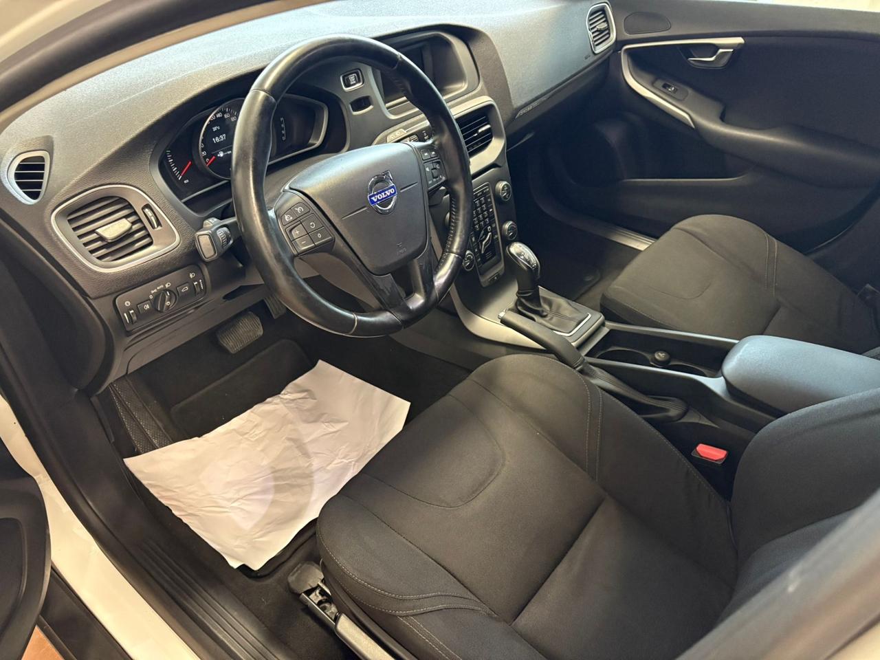Volvo V40 Cross Country V40 Cross Country D3 Geartronic Summum