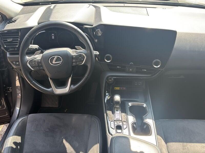 Lexus NX Hybrid Business 4WD