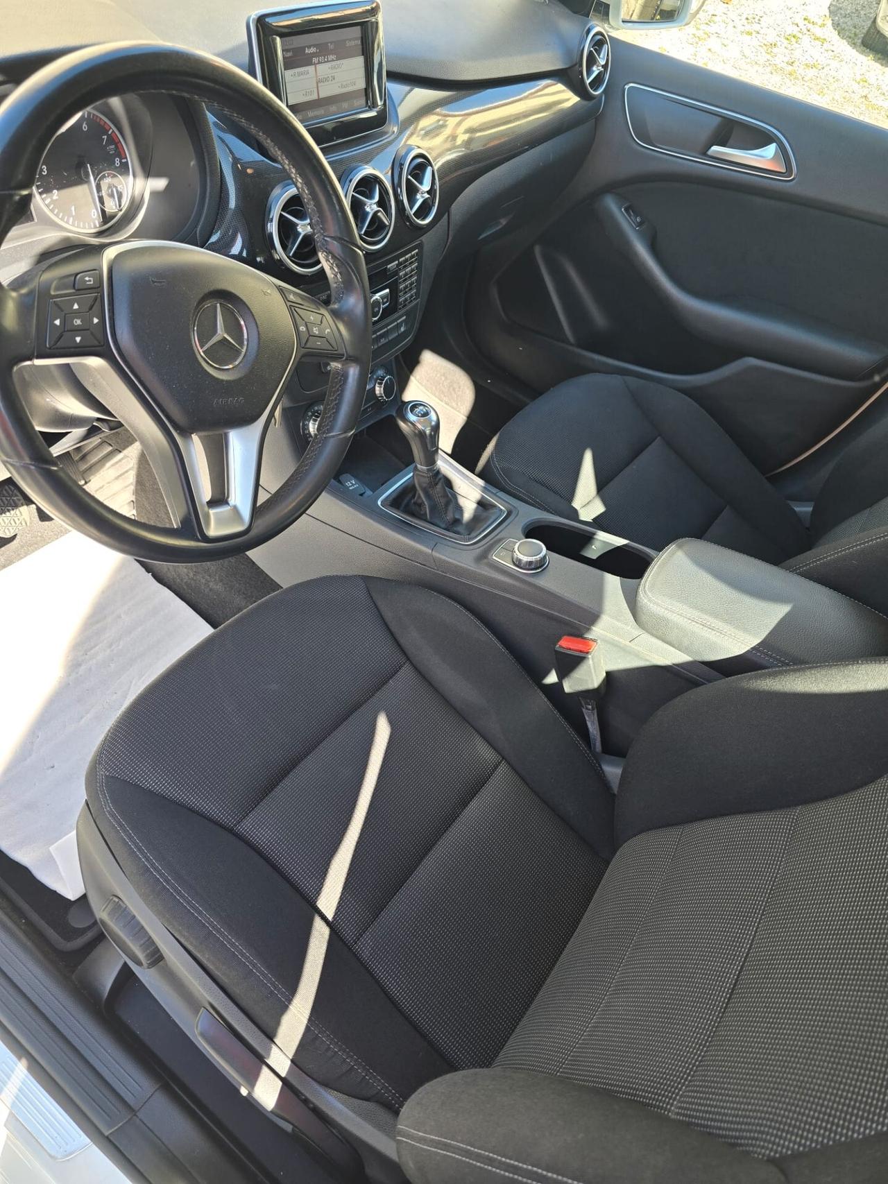 Mercedes-benz B 180 Premium LED CAMERA