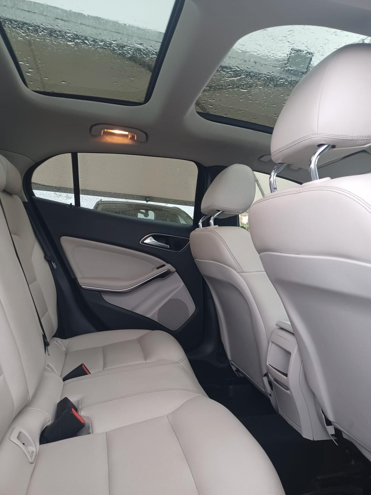 Mercedes-benz GLA 200 d Automatic Premium