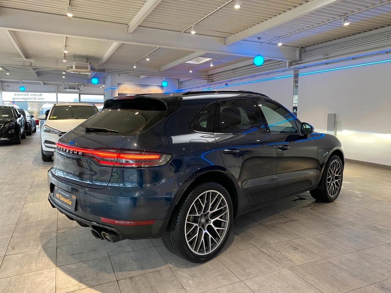 Porsche Macan 2.0 Sport Design*Sedili a 18 regolazioni*