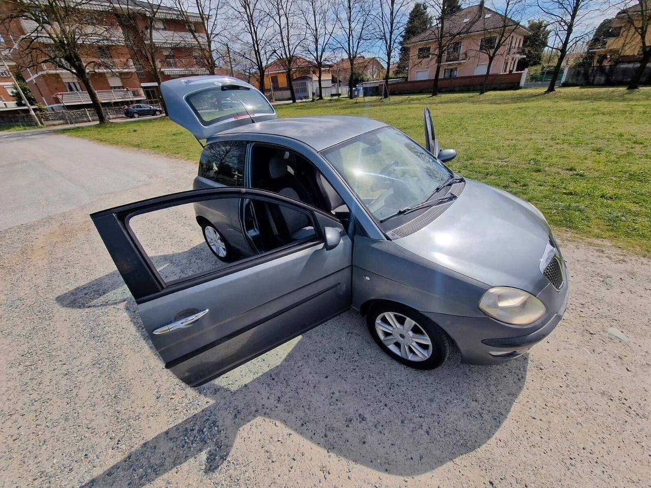 Lancia Ypsilon 1.2 60cv motore Fire motore con solo 45mila km i