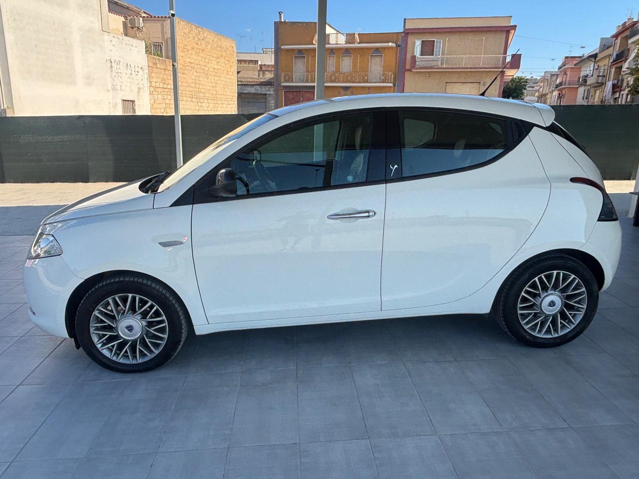 Lancia Ypsilon 1.3 MJT 16V 95 CV 5 porte S&S Gold