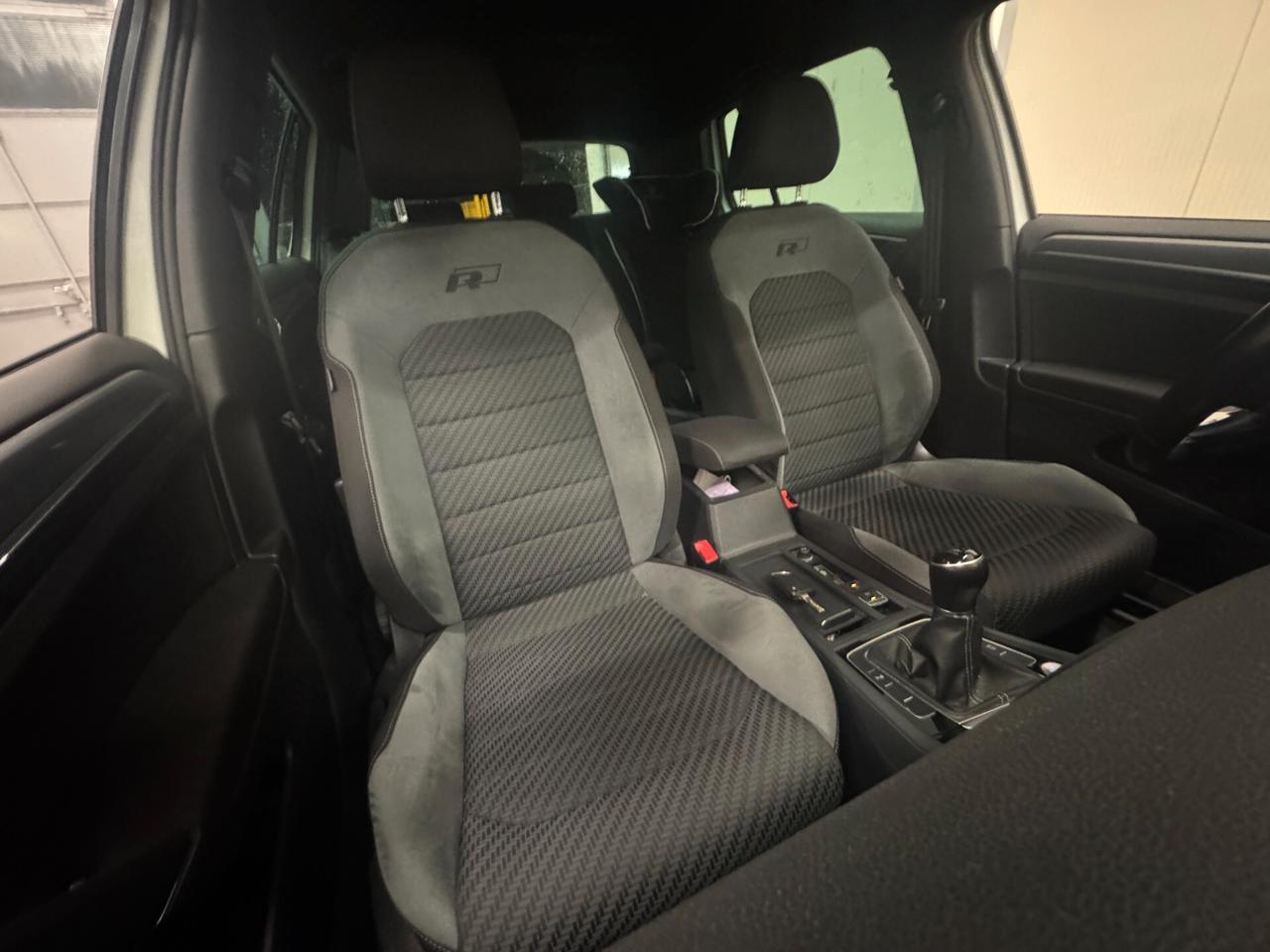 VOLKSWAGEN Golf 1.0 115 CV 5p. R-LINE **UNICO PROPRIETARIO**