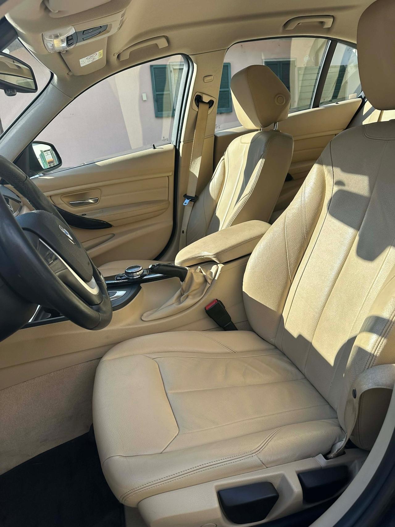 Bmw 320d xDRIVE LUXURY KMCERT UNICOPR KMCERT