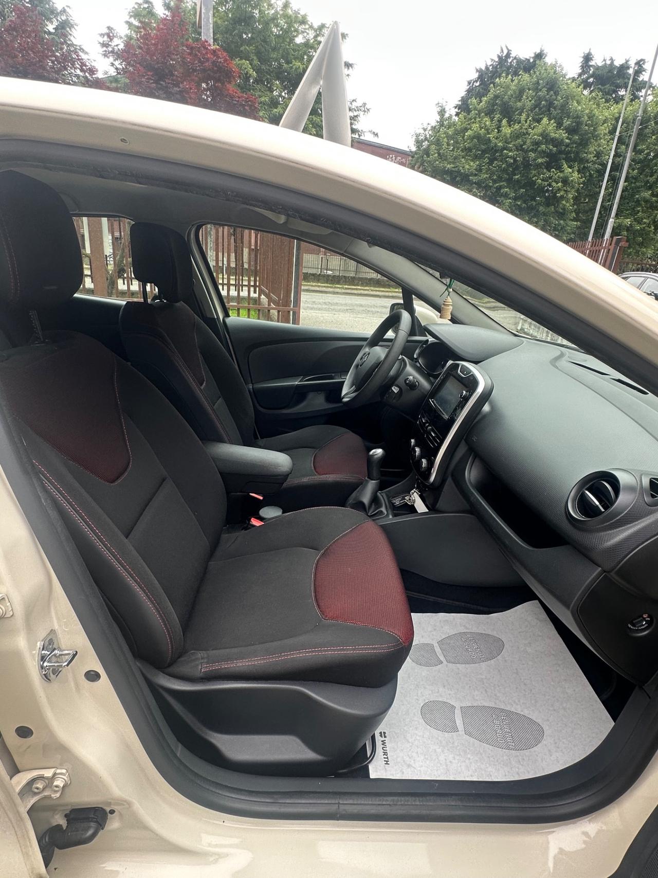 Renault Clio 1.2 75 CV 5 porte Duel