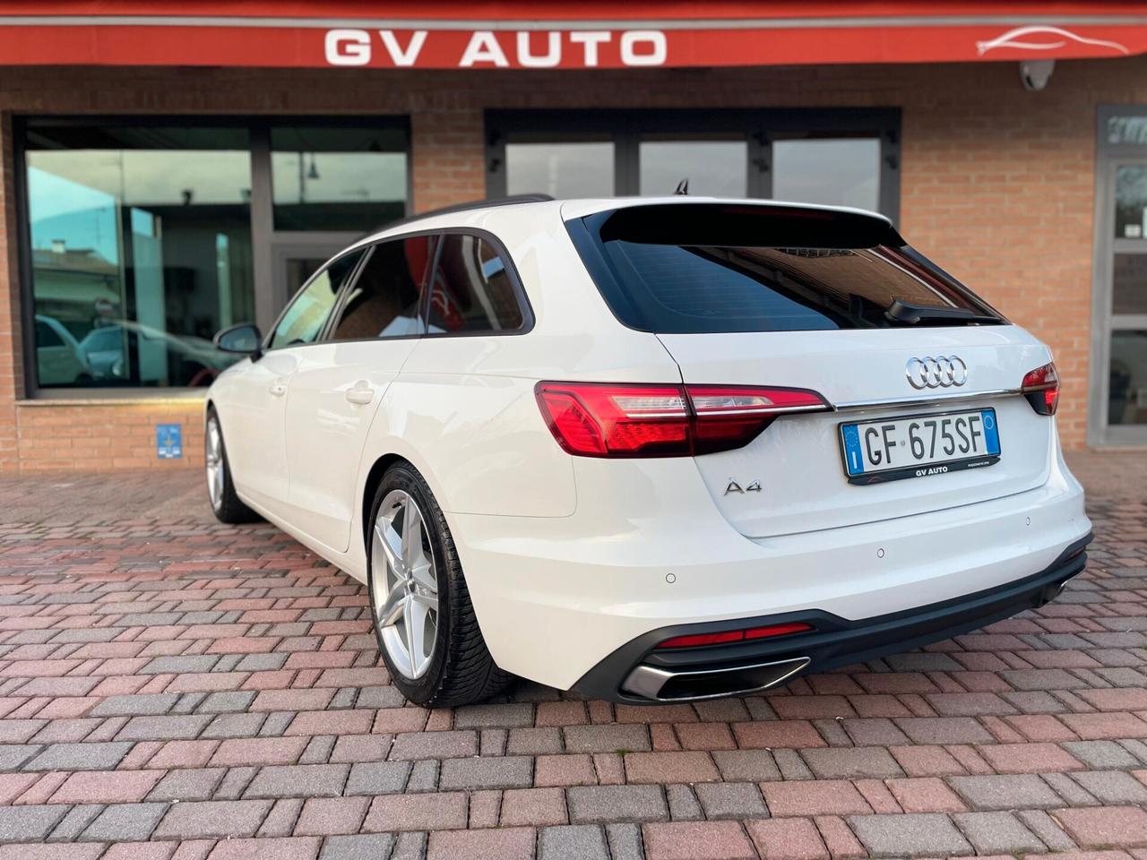 Audi A4 Avant 30 TDI S tronic S line