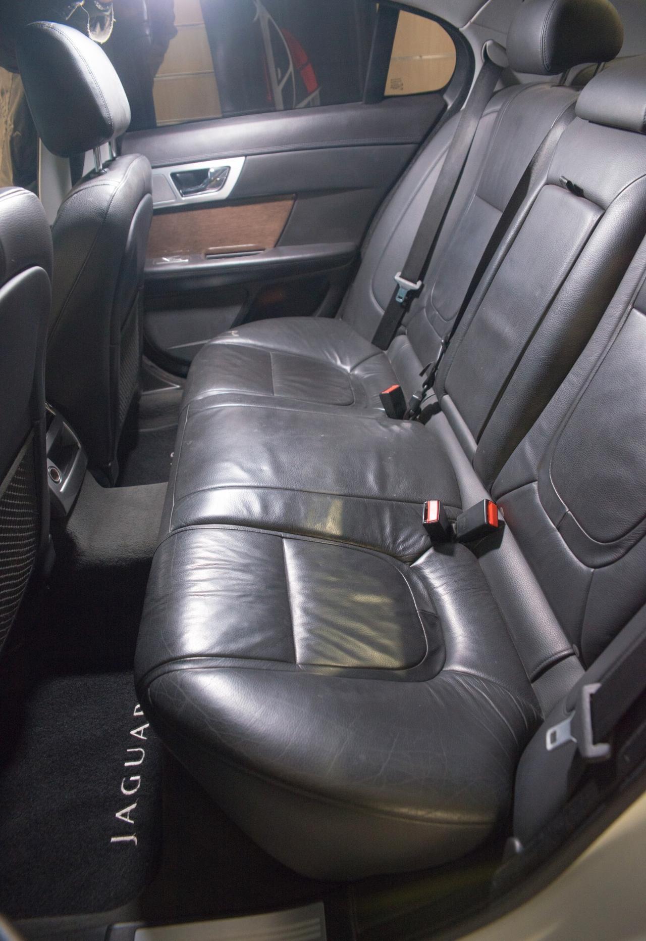 JAGUAR XF 2,2 D LUXURY 190CV PELLE TOTALE NAVIGATORE CERCHI CAMBIO AUTOMATICO