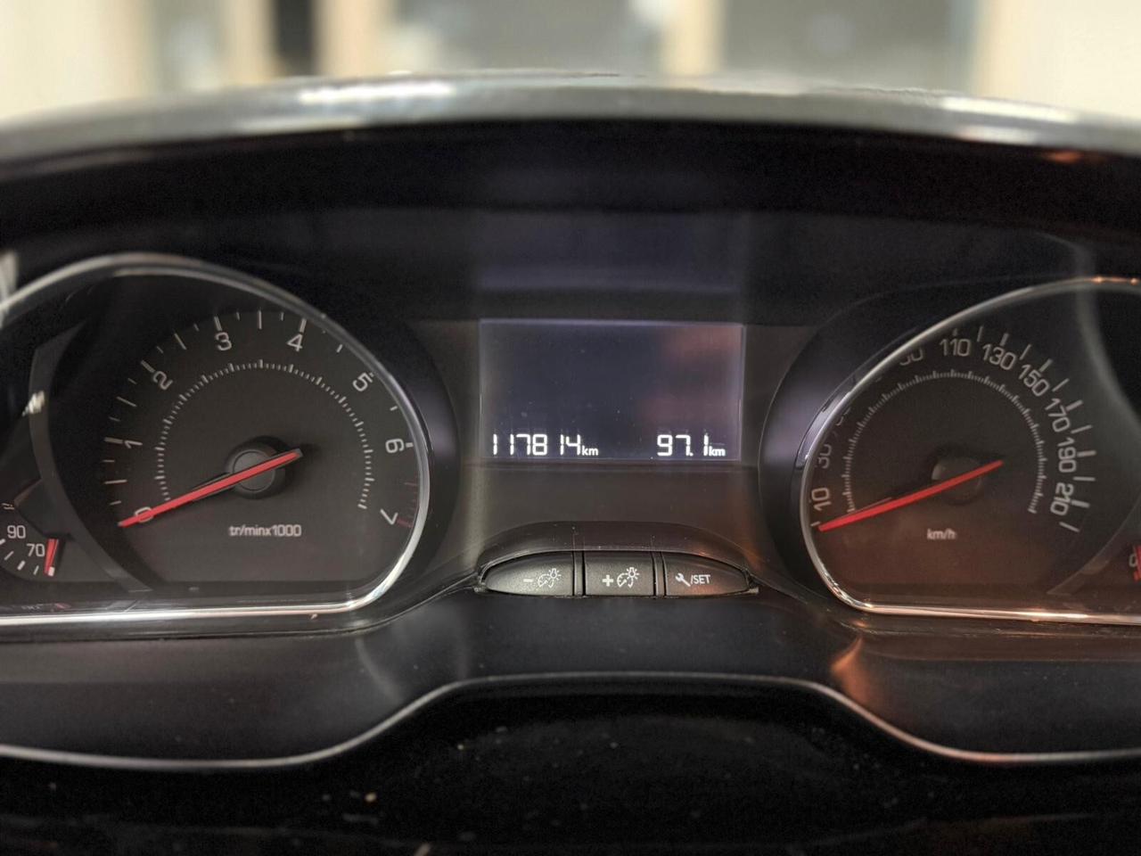 Peugeot 208 1.2 b X NEOPATENTATI 2014