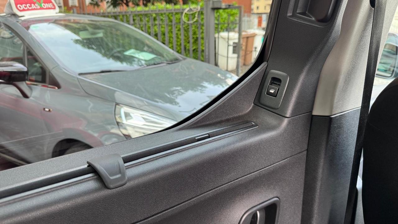 Citroen Berlingo e-Berlingo motore elettrico 136 CV M Shine