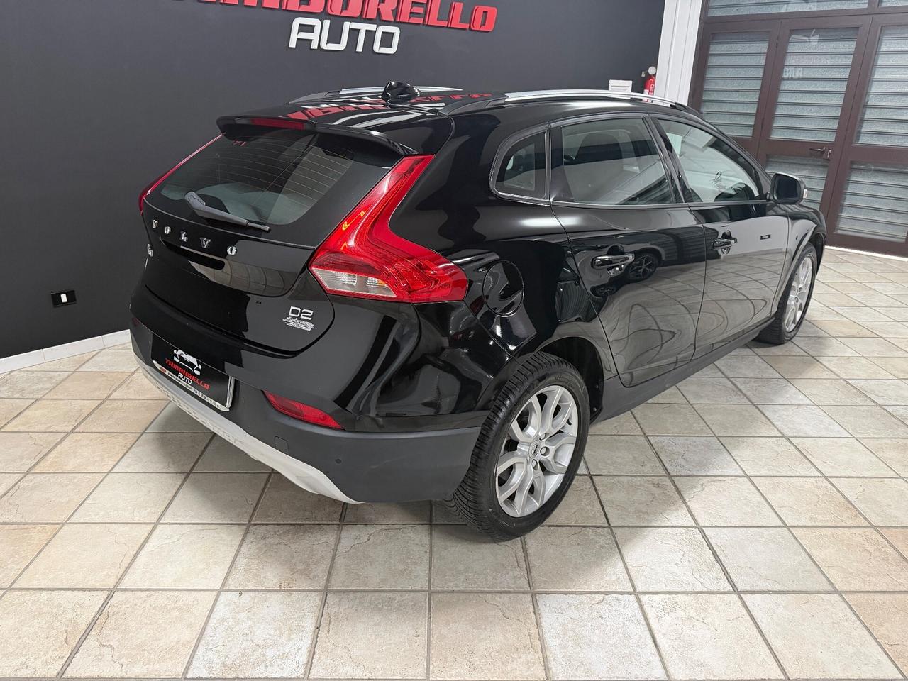 VOLVO V40 2.0 D2 (120) Cross Country Kinetic 2017