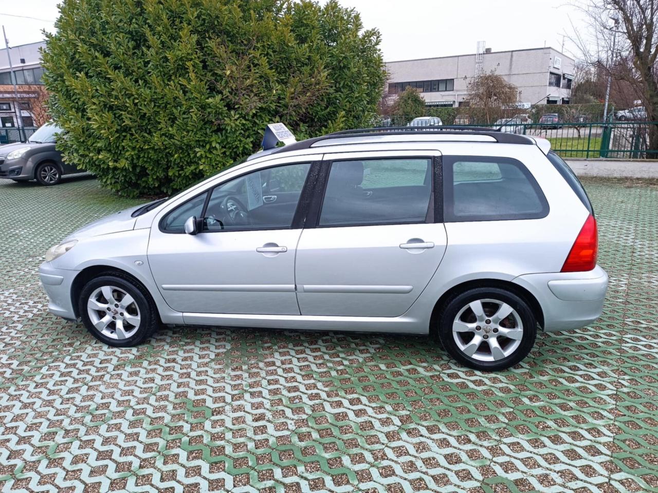 Peugeot 307 1.6 16V Station XS ideale per neopatentati
