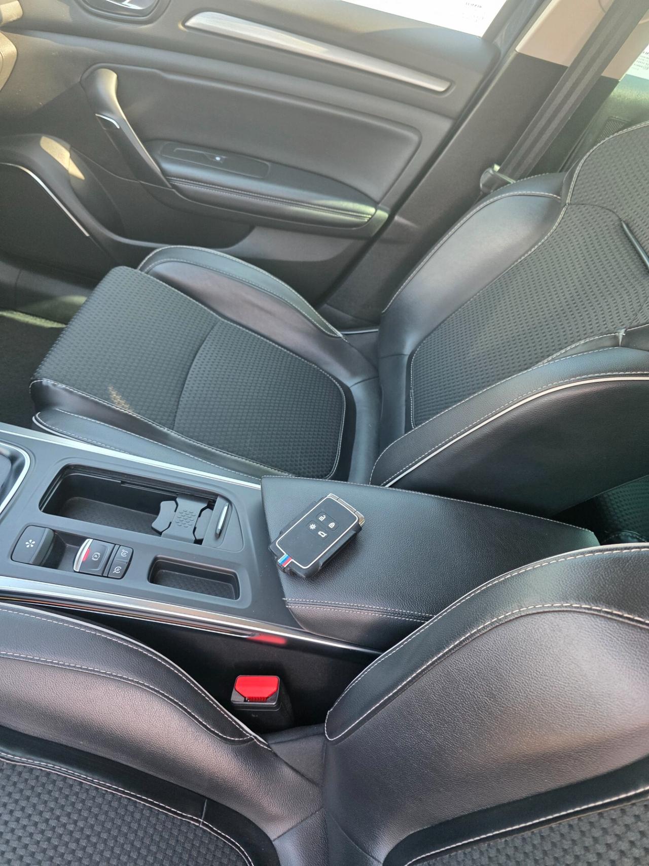 Renault Megane Mégane dCi 8V 110 CV EDC Energy Bose