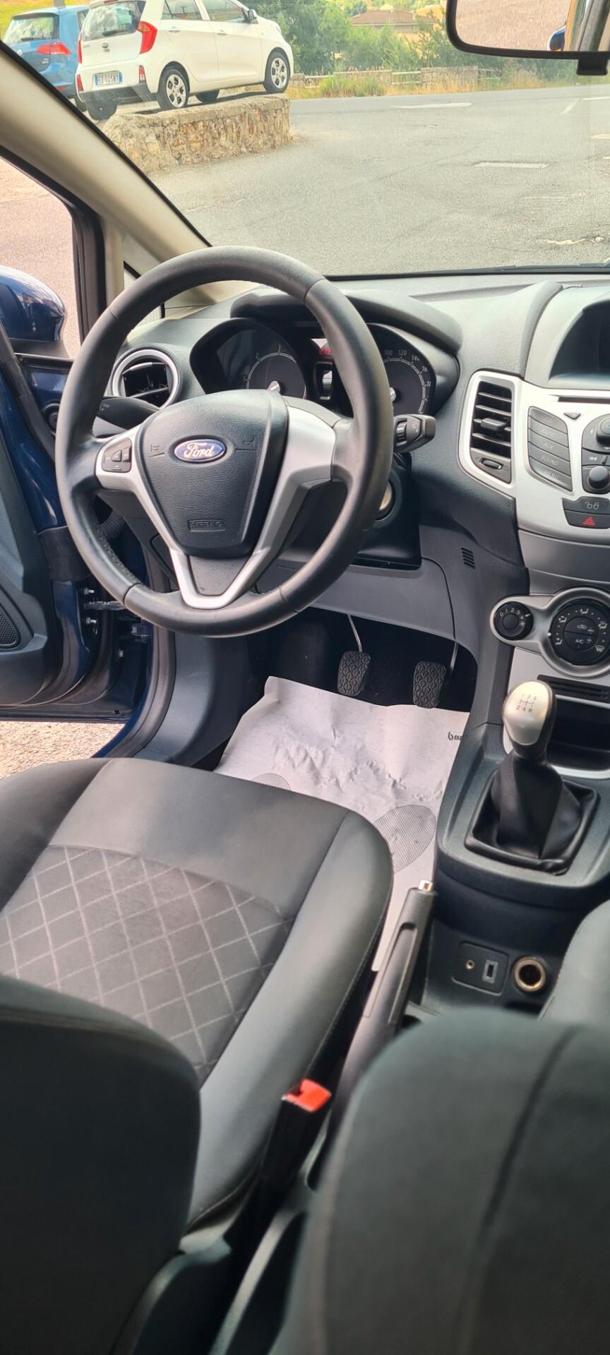 Ford Fiesta 1.4 TDCi 70CV 5 porte Titanium