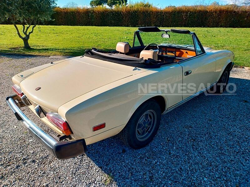 Fiat 124 Spider 2000 i.e. (1980) — Avorio • Interni Biscotto CRS