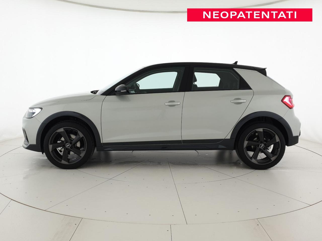 Allstreet 30TFSI 116CV S tronic Identity Contrast