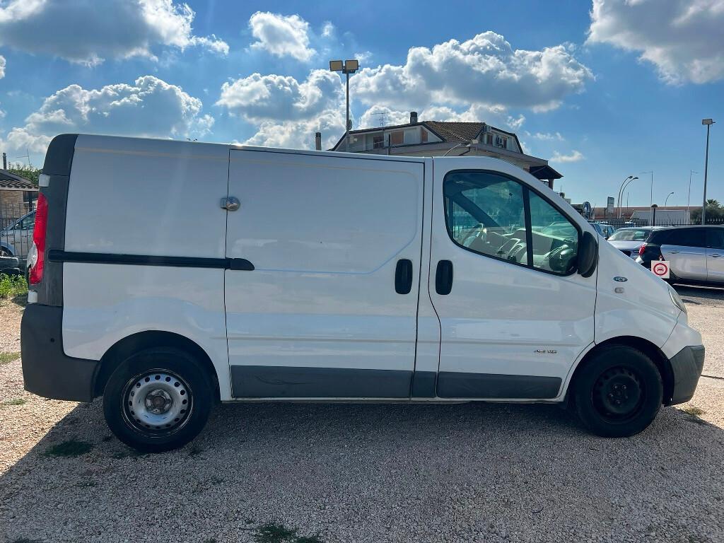 Renault Trafic 2.0 DCI H1 L1 3 Posti