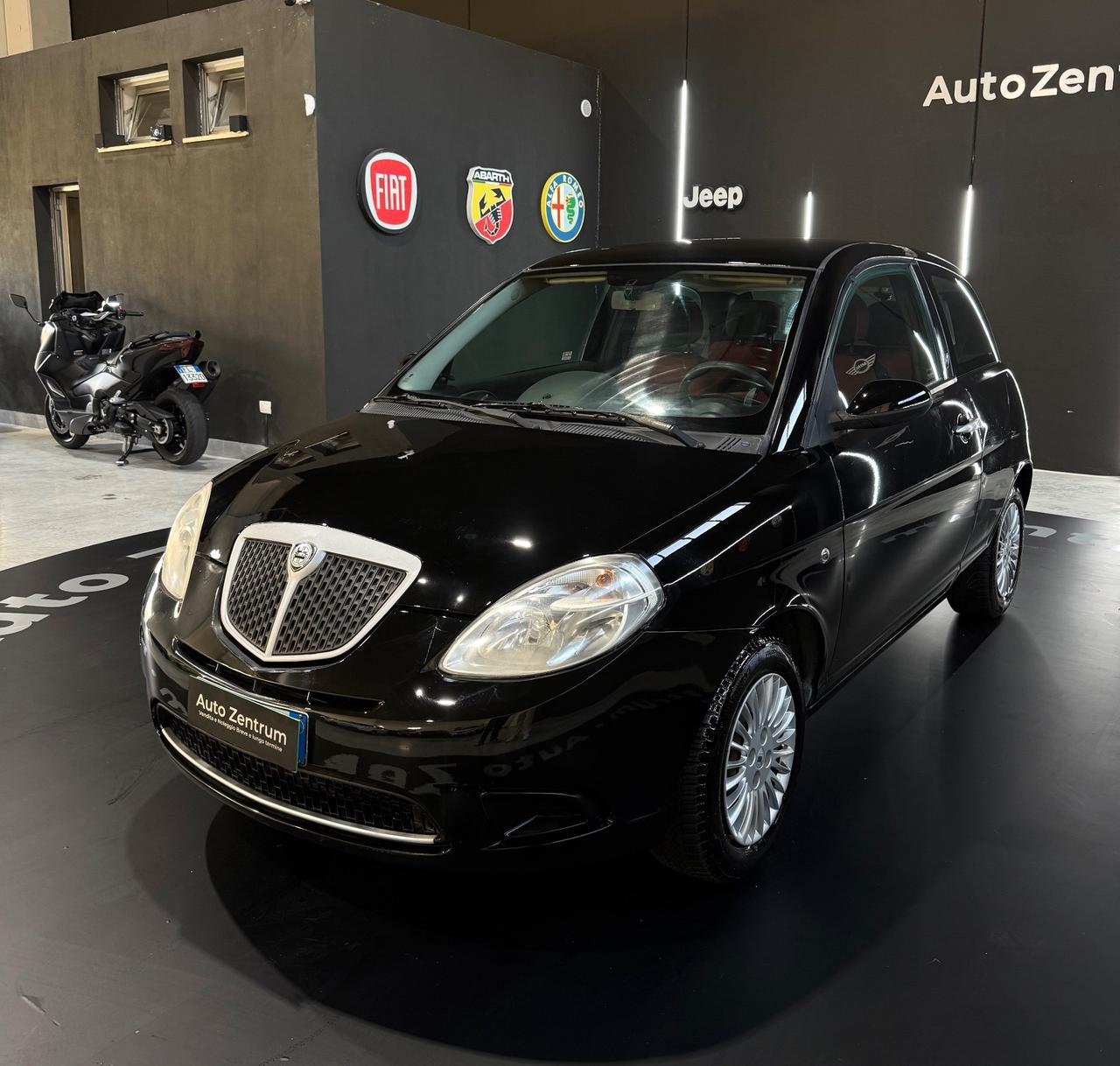 Lancia Ypsilon 1.2 Argento