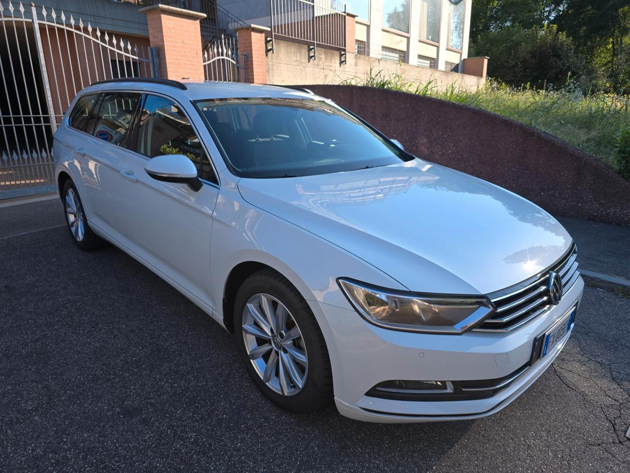 Volkswagen Passat SW 1.6 tdi Business 120cv dsg