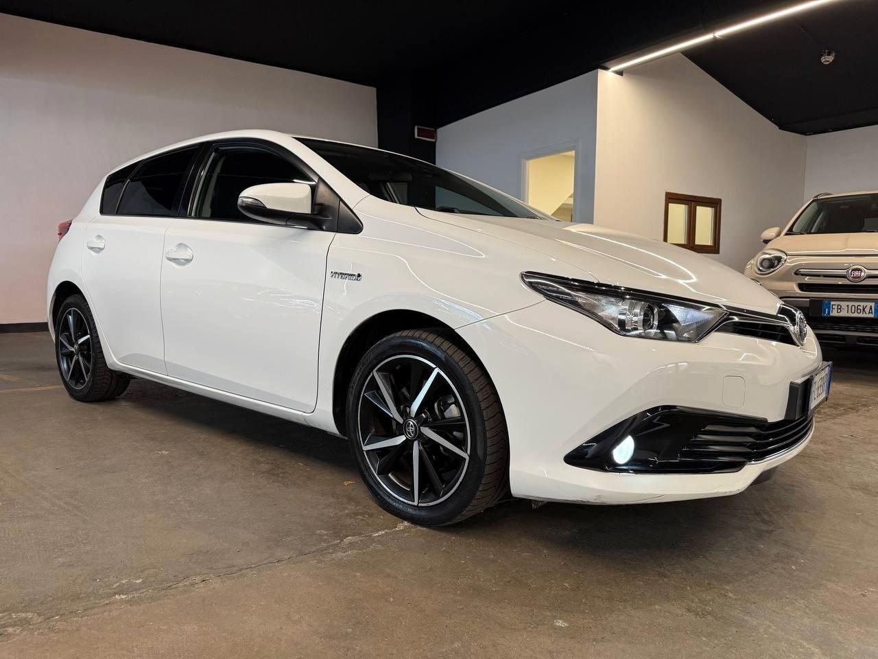 Toyota Auris 1.8 Hybrid Lounge