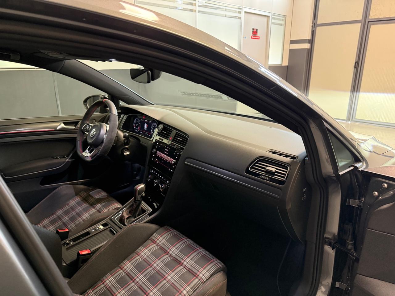 Volkswagen Golf GTI Performance 2.0 245 CV TSI DSG 5p. BMT