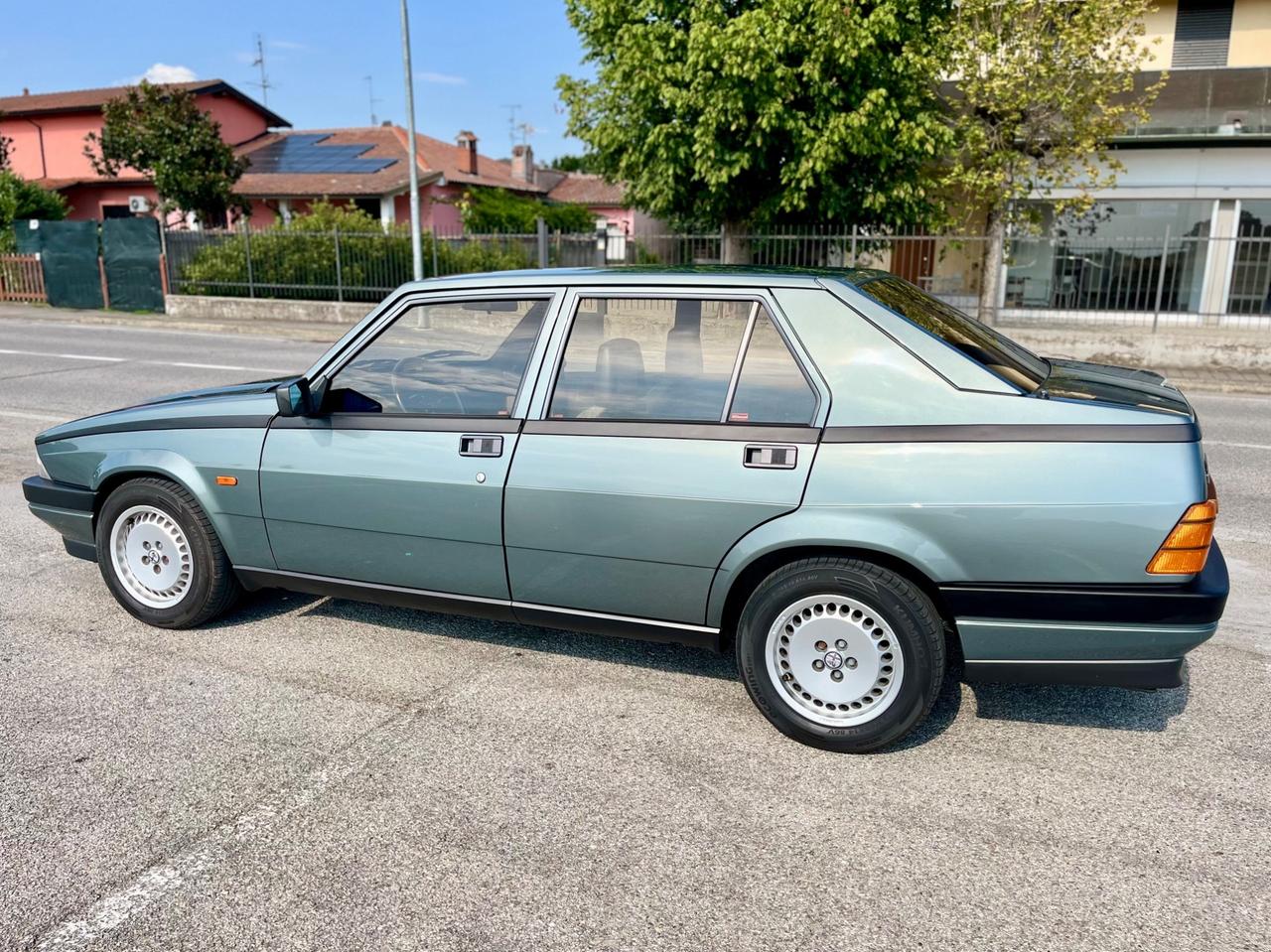 Alfa Romeo 75 2.5 V6 Quadrifoglio Verde - Targa MI