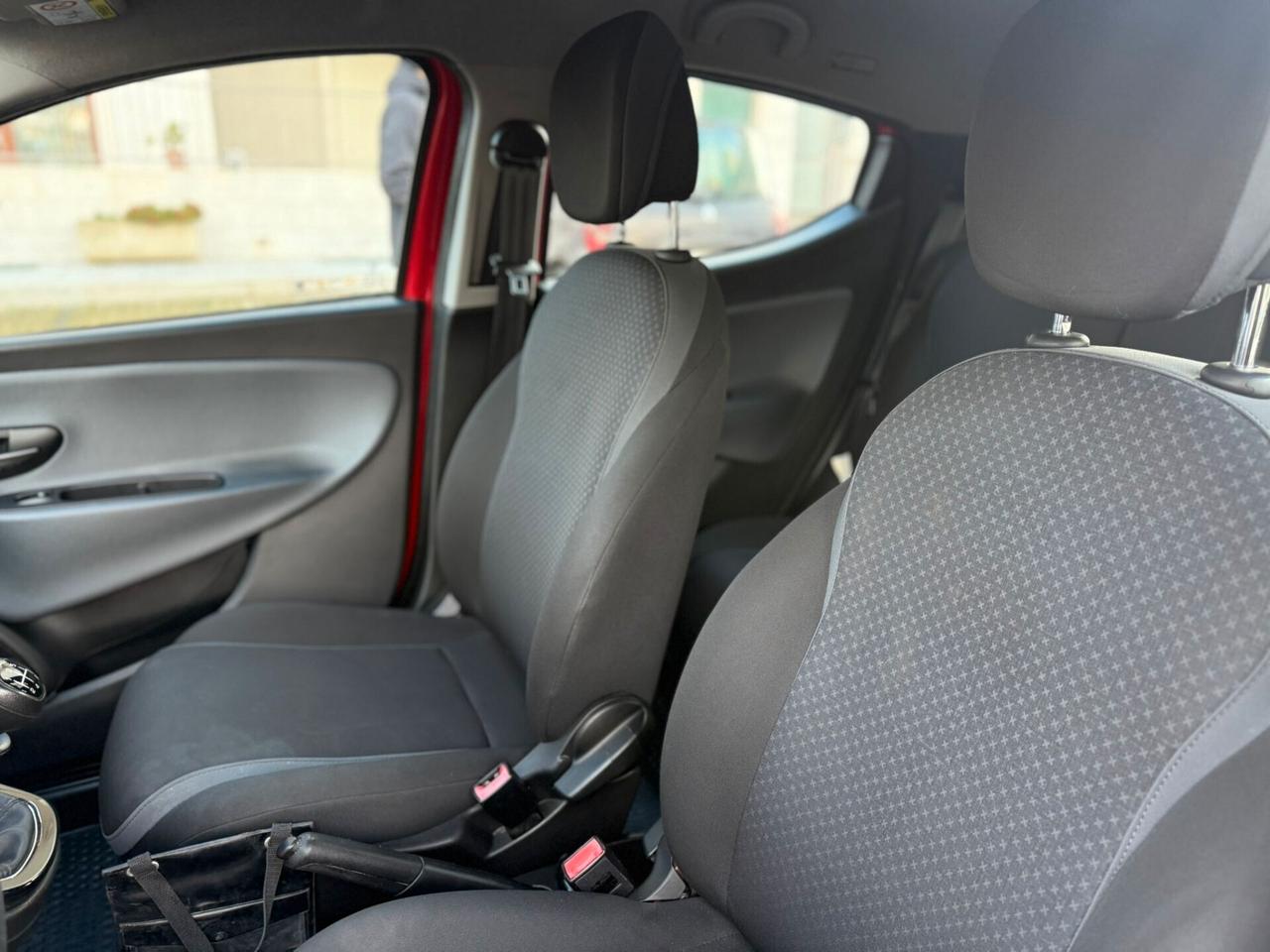 Lancia Ypsilon 1.2 69 CV 5 porte Gold , NEOPATENTATI