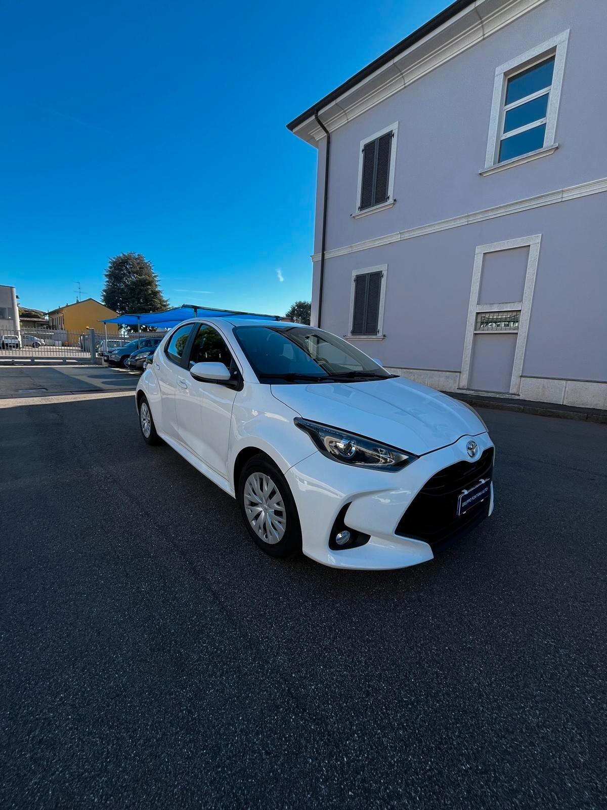 Toyota Yaris 1.0 5 porte Active OK NEOPATENTATI