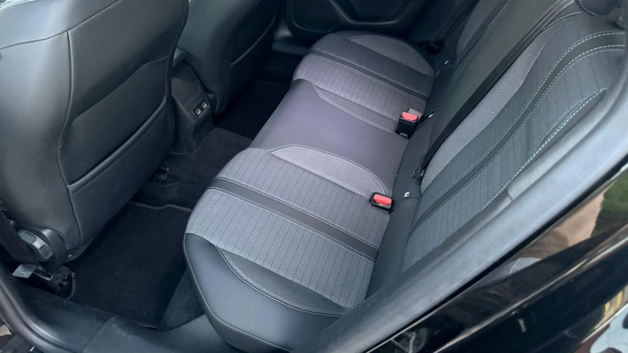 Peugeot 2008 PureTech 130 S&S GT Pack