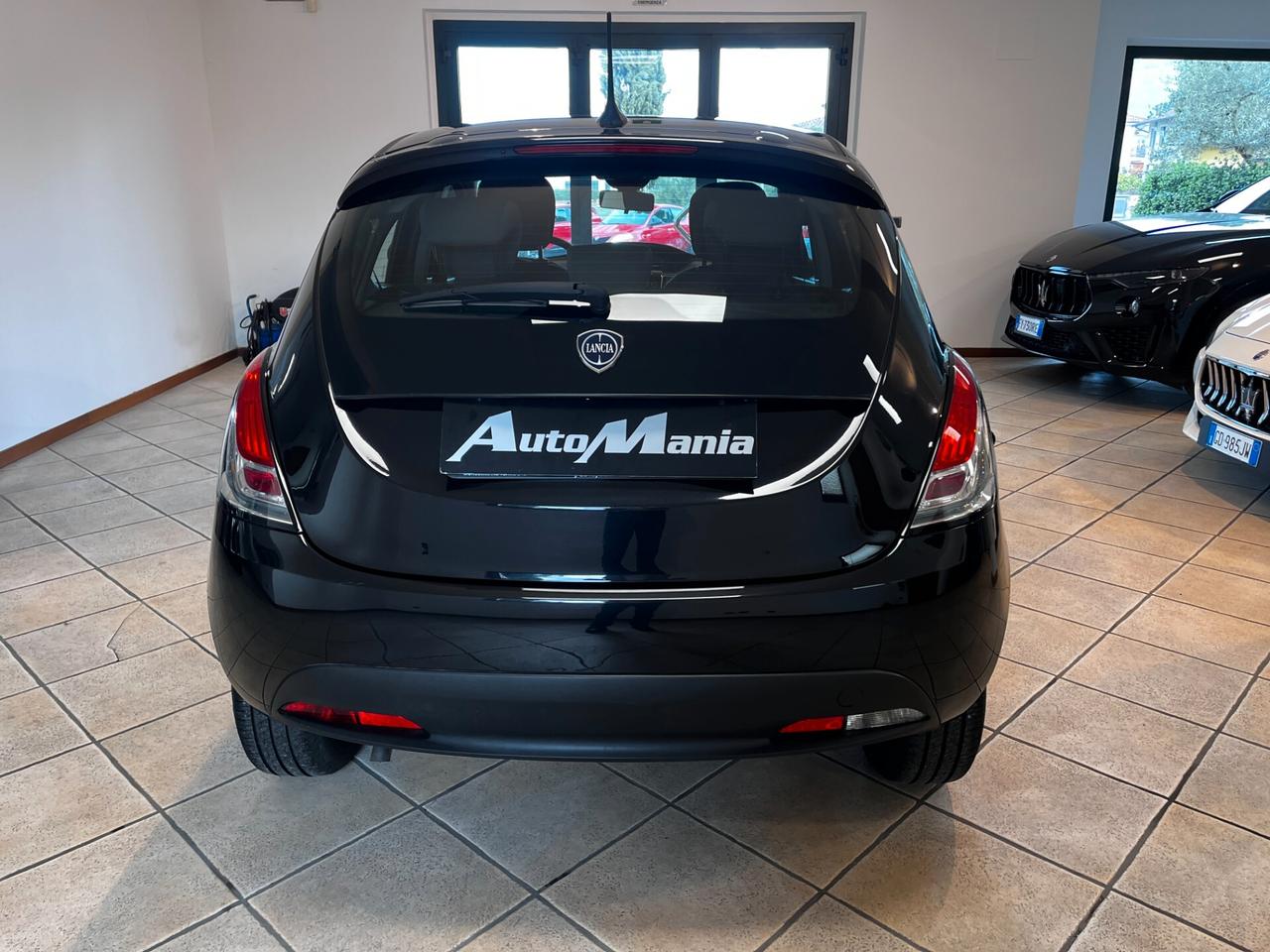 Lancia Ypsilon 1.0 FireFly 5 porte S&S Hybrid Oro