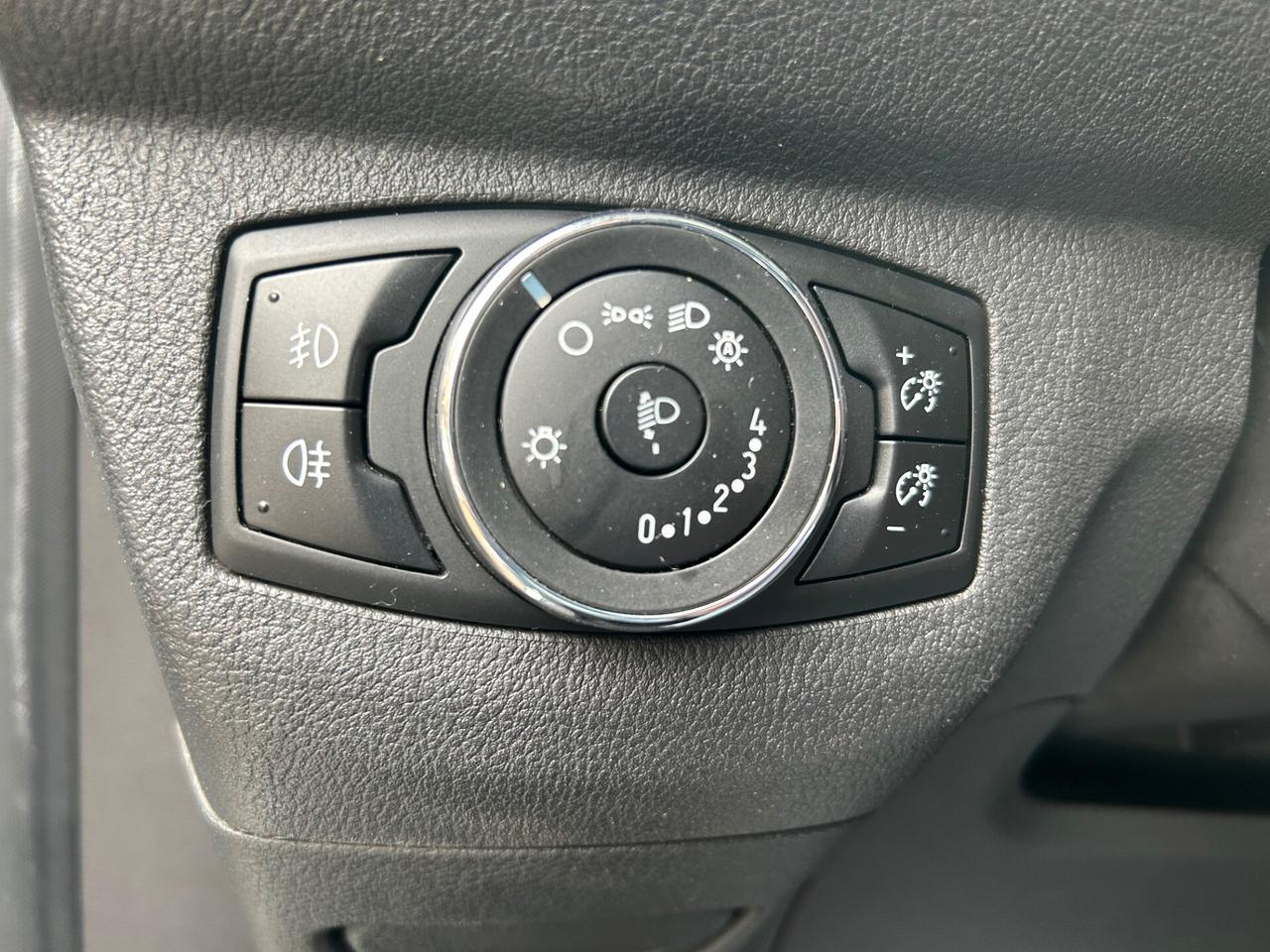 Ford Tourneo Courier 1.5 TDCI 75 CV Titanium