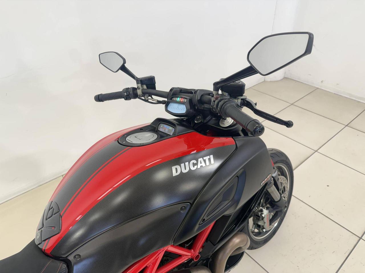 DUCATI Diavel 1199 Dark
