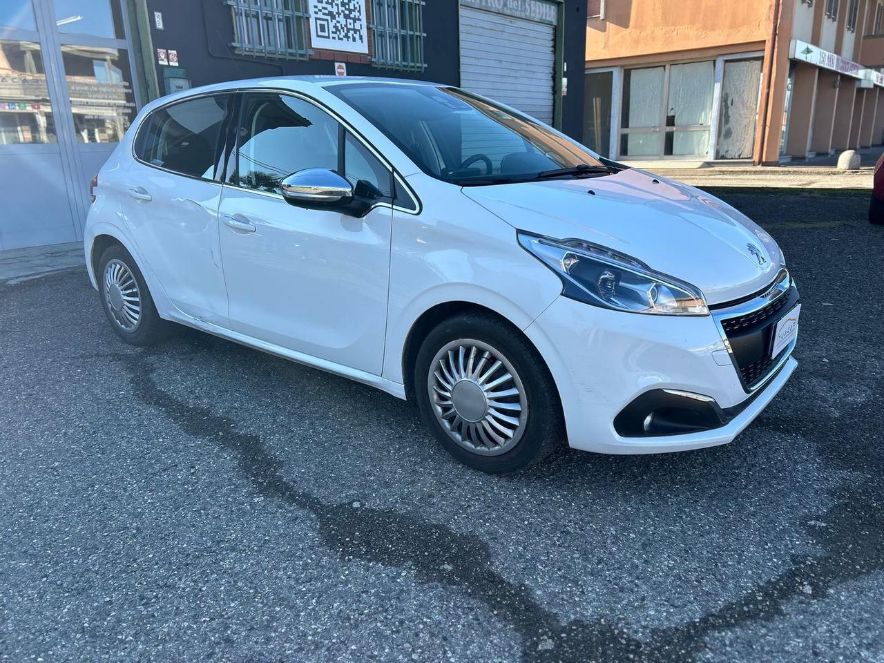 Peugeot 208 Allure 1.2 PureTech 82 #8112