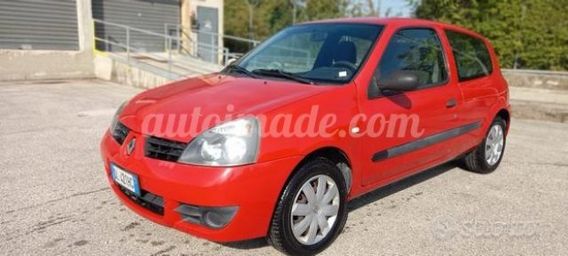 RENAULT Clio 1.2 16V cat 3 porte Confort Dynamique